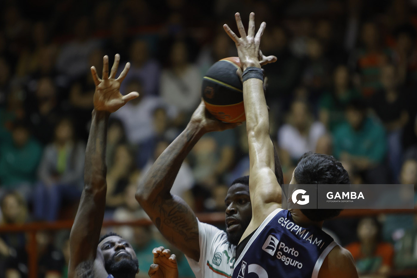 Jamil Wilson, de Aguada. Liga Uruguaya de Básquetbol. Gimnasio de Aguada.