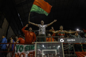 Hinchas de Aguada. Liga Uruguaya de Básquetbol. Gimnasio de Aguada.