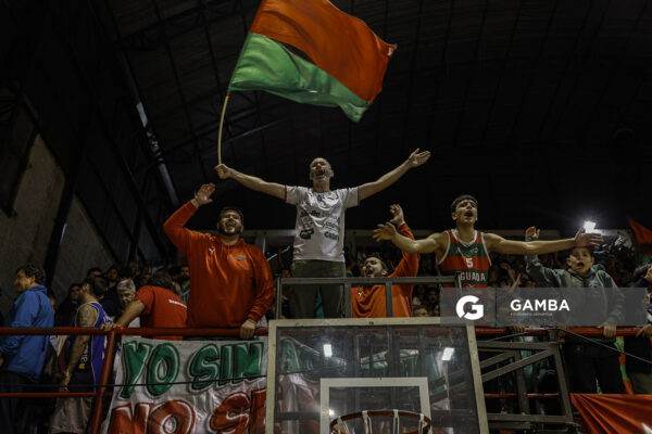 Hinchas de Aguada. Liga Uruguaya de Básquetbol. Gimnasio de Aguada.