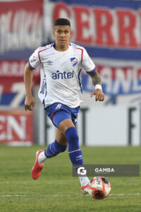 Julián Millán, de Nacional. Torneo Apertura. Estadio Gran Parque Central.