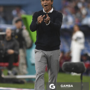 Tabaré Silva, director técnico de Cerro. Torneo Apertura. Estadio Gran Parque Central.