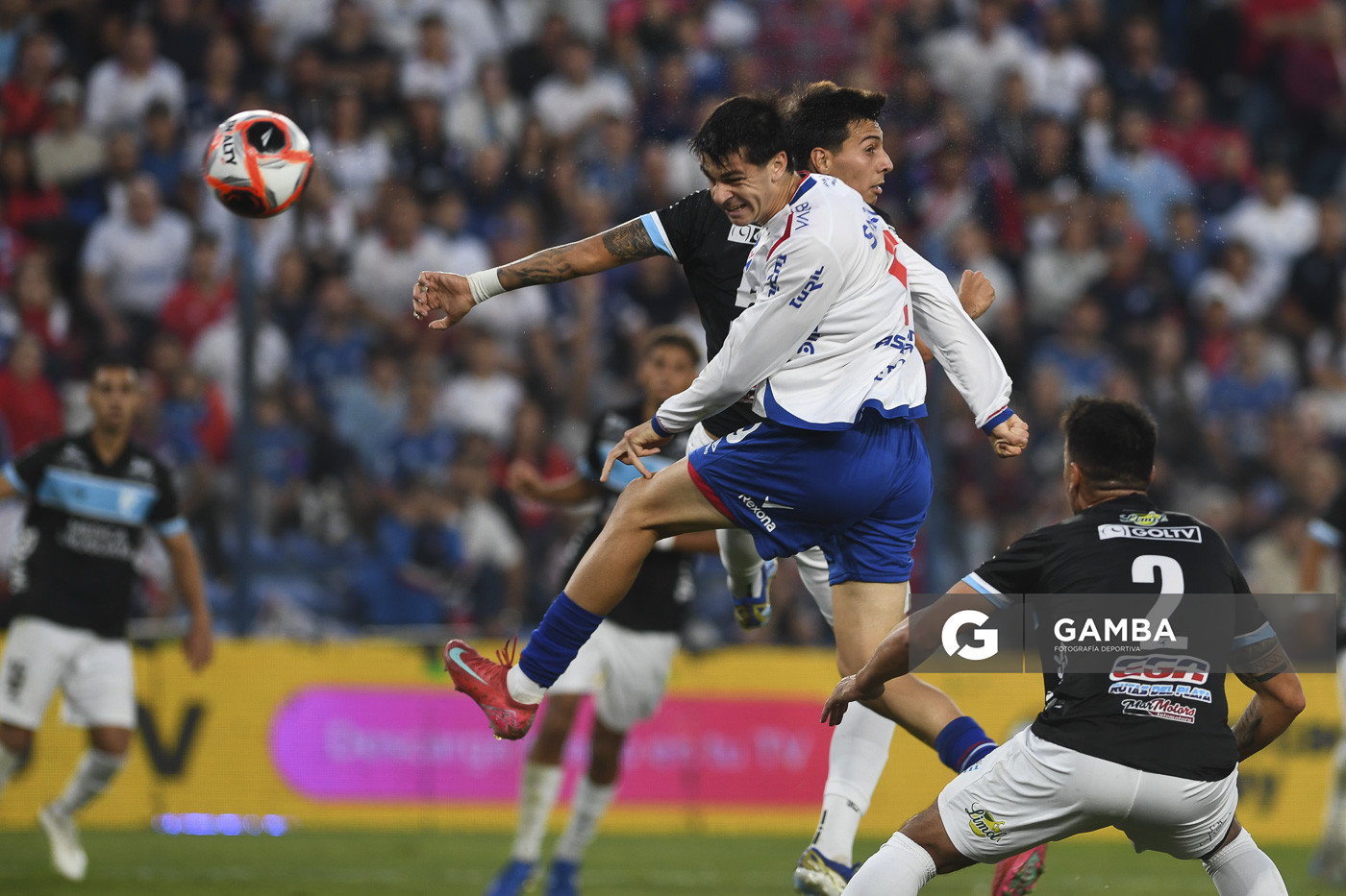 Gonzalo Petit, de Nacional. Torneo Apertura. Estadio Gran Parque Central.