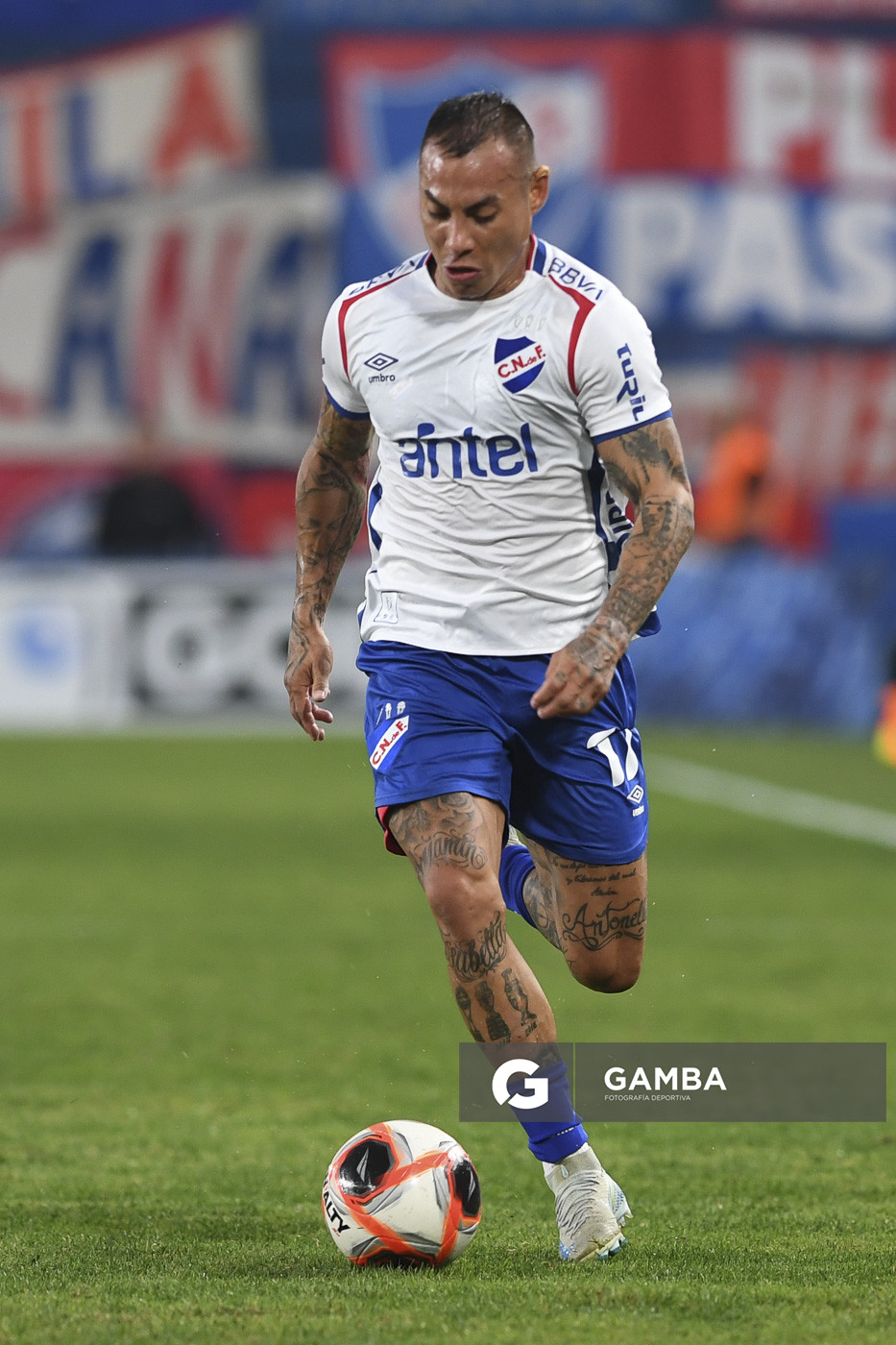 Eduardo Vargas, de Nacional. Torneo Apertura. Estadio Gran Parque Central.