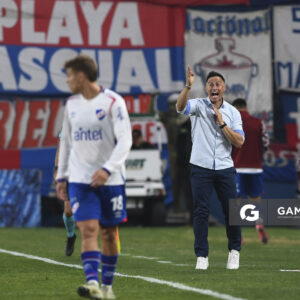 Pablo Peirano, director técnico de Nacional. Torneo Apertura. Estadio Gran Parque Central.