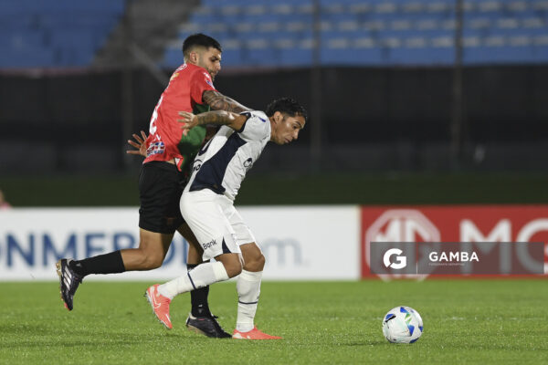 Luciano Cabral, del Independiente,Copa Sudamericana. Estadio Centenario.