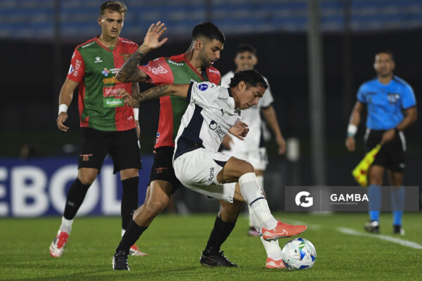 Luciano Cabral, del Independiente,Copa Sudamericana. Estadio Centenario.