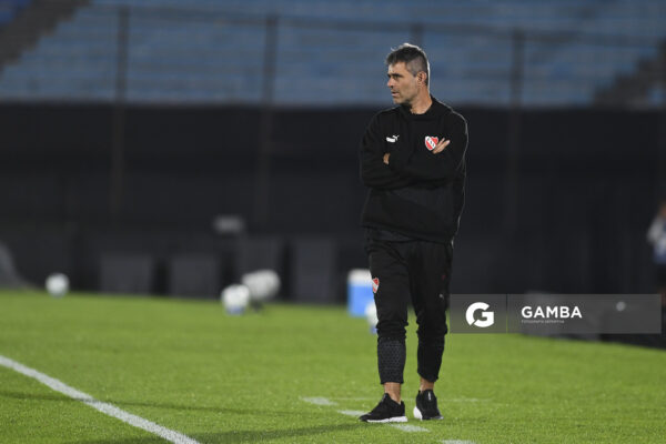 Julio Vaccari, director técnico , de Independiente,Copa Sudamericana. Estadio Centenario.