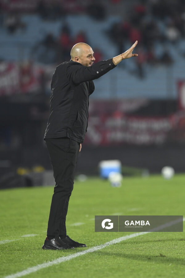 Jadson Viera, director técnico de Boston River, Copa Sudamericana. Estadio Centenario.