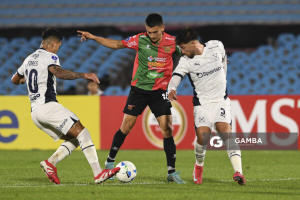 Agustín Amado, de Boston River, Copa Sudamericana. Estadio Centenario.