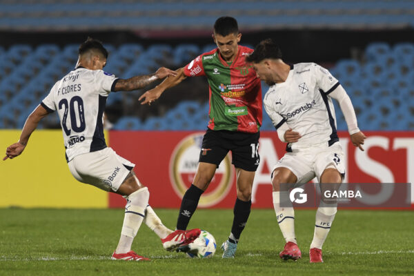 Agustín Amado, de Boston River, Copa Sudamericana. Estadio Centenario.