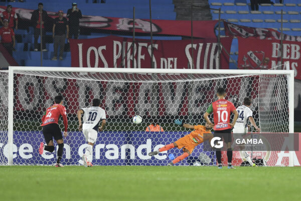 Matías Giménez, de Independiente,Copa Sudamericana. Estadio Centenario.