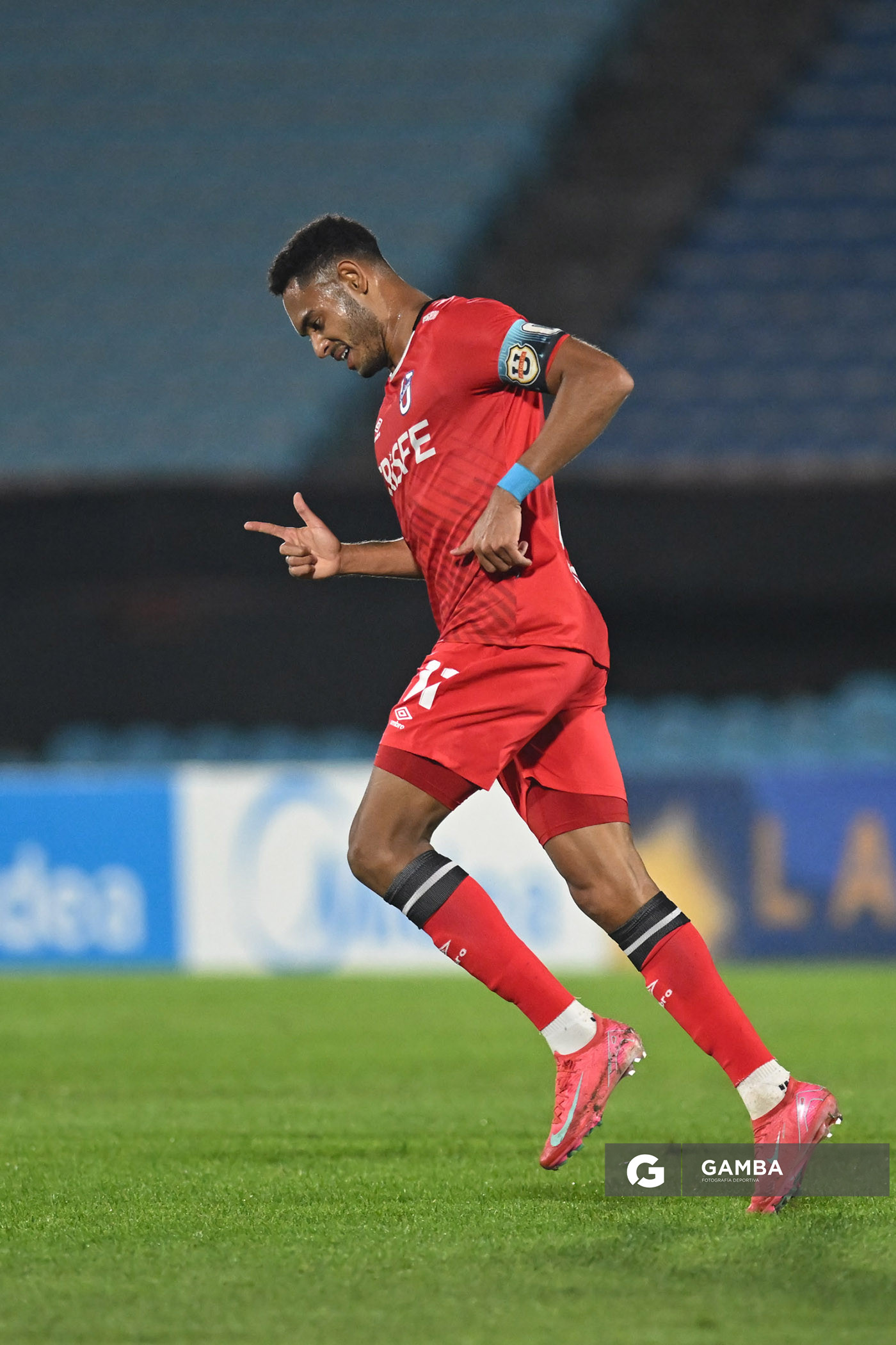 Ismael Díaz, de Universidad Católica. Copa Conmebol Sudamericana. Estadio Centenario.