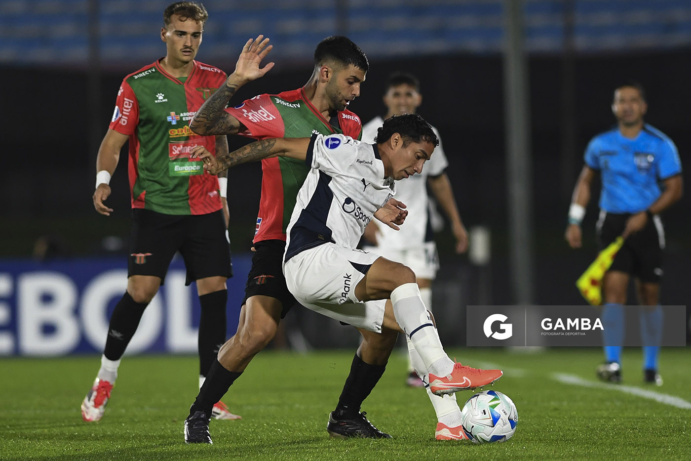 Luciano Cabral, del Independiente. Copa Sudamericana. Estadio Centenario.