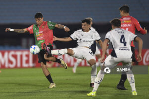 Fredy Martínez, de Boston River. Copa Sudamericana. Estadio Centenario.