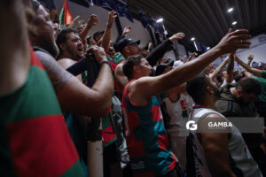 Hinchas de Aguada. Liga Uruguaya de Básquetbol. Gimnasio de Malvín.