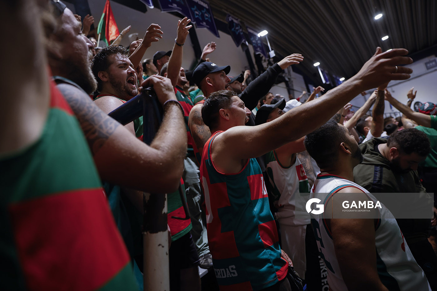 Hinchas de Aguada. Liga Uruguaya de Básquetbol. Gimnasio de Malvín.