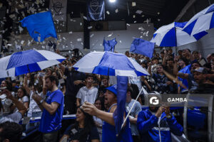 Hinchas de Malvin. Liga Uruguaya de Básquetbol. Gimnasio de Malvín.