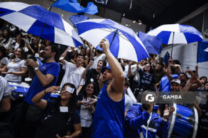 Hinchas de Malvin. Liga Uruguaya de Básquetbol. Gimnasio de Malvín.