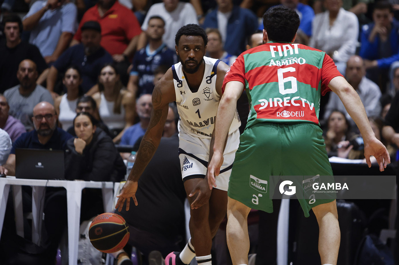 Carlton Guyton, de Malvín. Liga Uruguaya de Básquetbol. Gimnasio de Malvín.