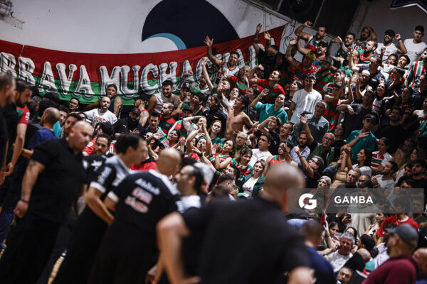 Hinchas de Aguada. Liga Uruguaya de Básquetbol. Gimnasio de Malvín.