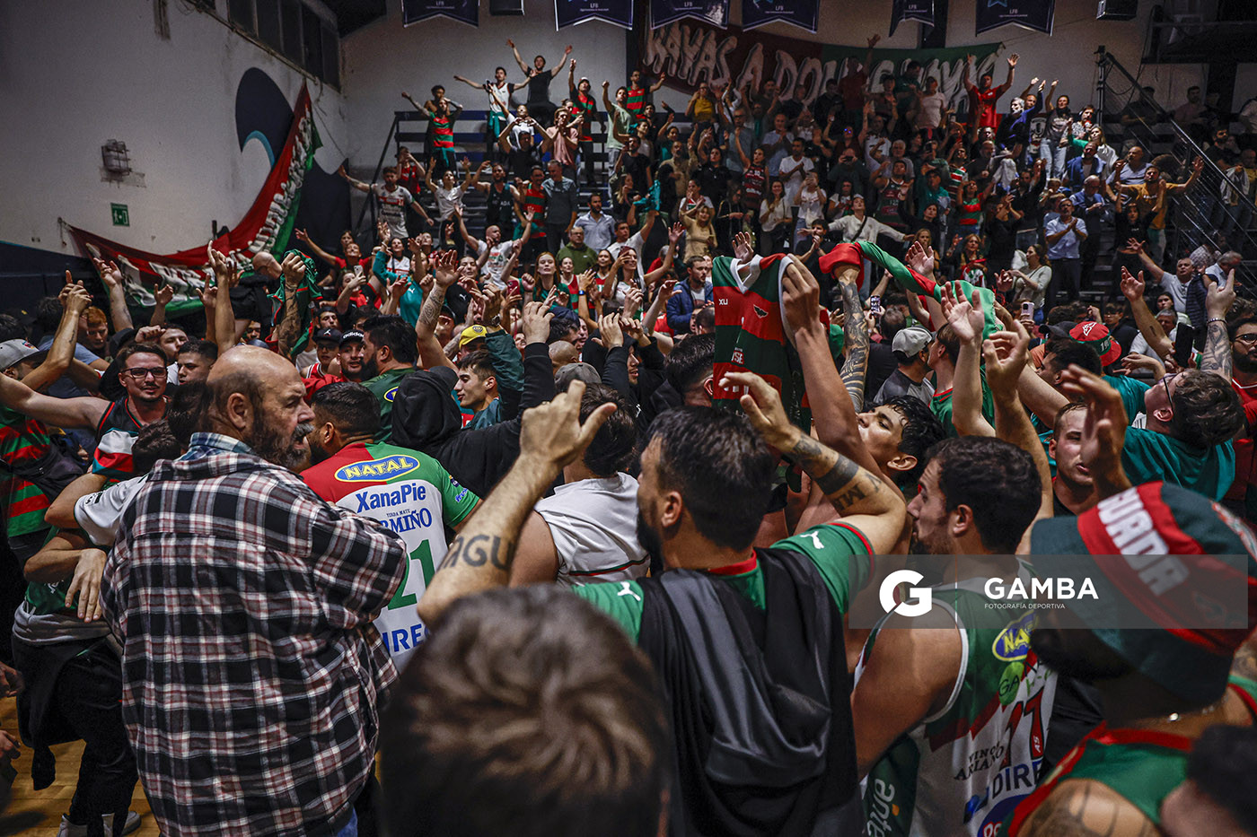 Hinchas de Aguada. Liga Uruguaya de Básquetbol. Gimnasio de Malvín.