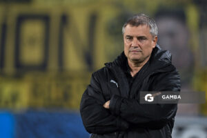 Diego Aguirre, director técnico de Peñarol. Torneo Apertura. Estadio Campeón del Siglo.