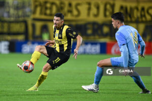 Maximiliano Silvera, de Peñarol. Torneo Apertura. Estadio Campeón del Siglo.