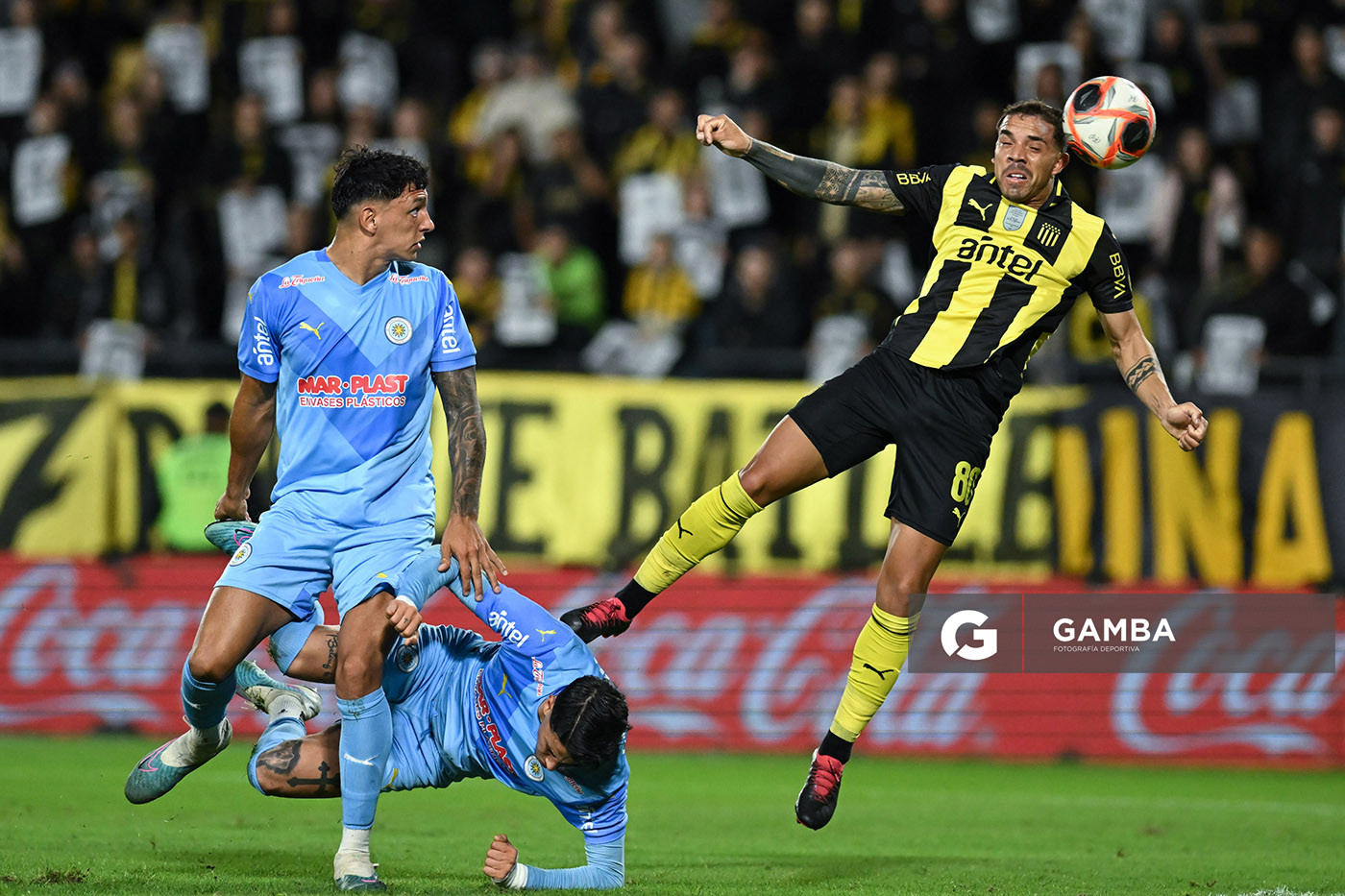David Terans, de Peñarol. Torneo Apertura. Estadio Campeón del Siglo.