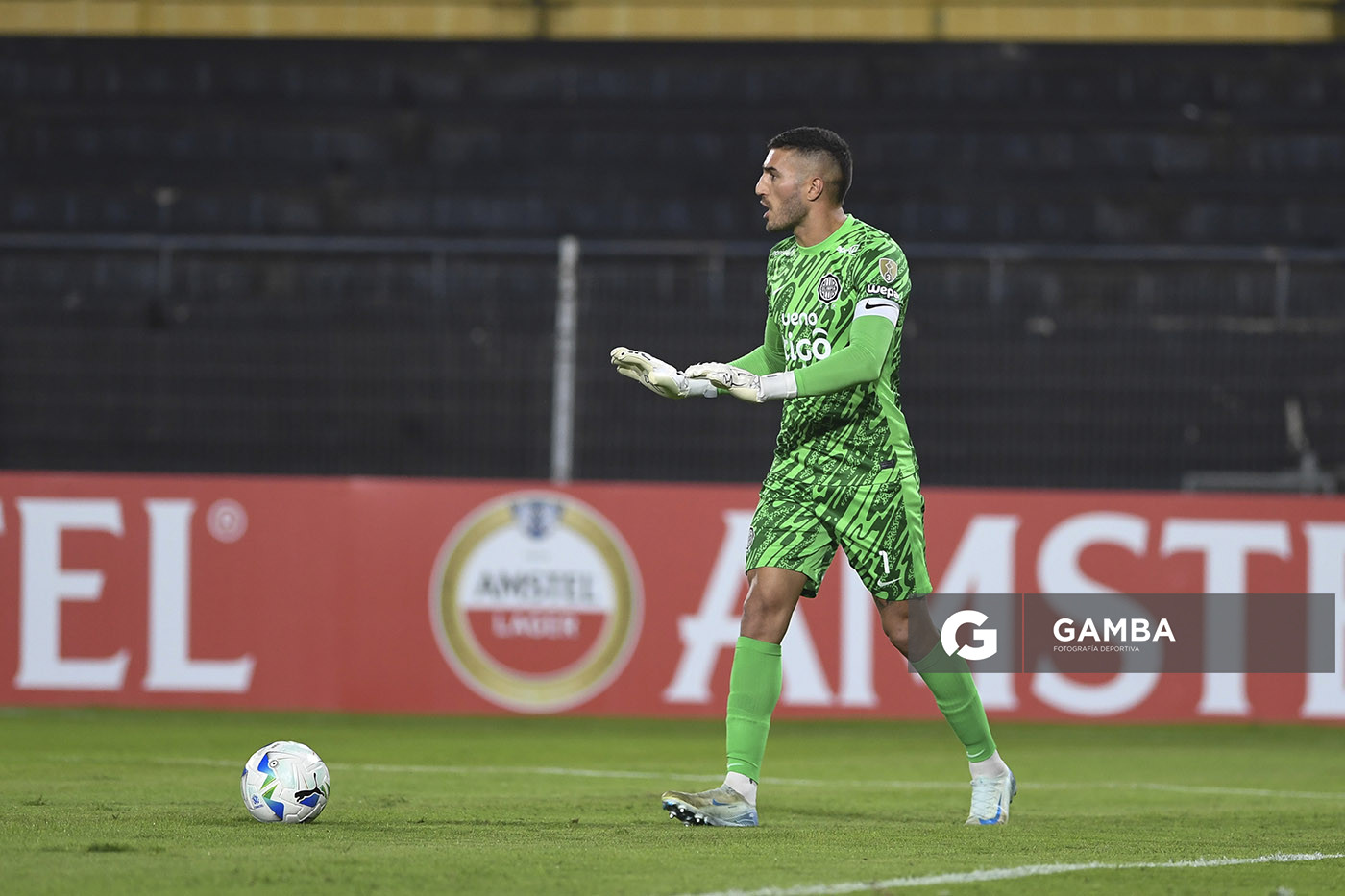 Gastón Olveira, golero de Olimpia. Copa Conmebol Libertadores. Estadio Campeón del Siglo.