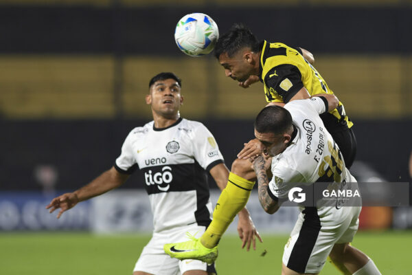 Jaime Báez, de Peñarol. Copa Conmebol Libertadores. Estadio Campeón del Siglo.