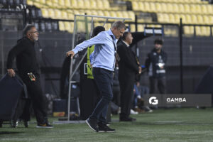 Diego Aguirre, director técnico de Peñarol. Copa Conmebol Libertadores. Estadio Campeón del Siglo.