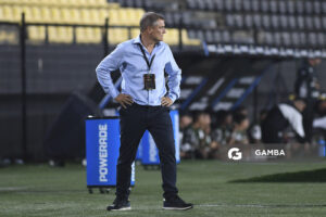 Diego Aguirre, director técnico de Peñarol. Copa Conmebol Libertadores. Estadio Campeón del Siglo.