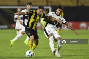 Pedro Milans, de Peñarol. Copa Conmebol Libertadores. Estadio Campeón del Siglo.