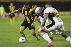 Pedro Milans, de Peñarol. Copa Conmebol Libertadores. Estadio Campeón del Siglo.