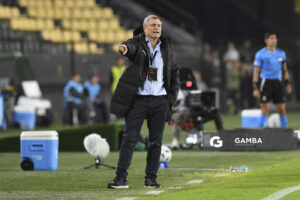 Diego Aguirre, director técnico de Peñarol. Copa Conmebol Libertadores. Estadio Campeón del Siglo.