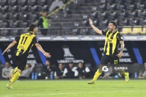 Eric Remedi, de Peñarol. Copa Conmebol Libertadores. Estadio Campeón del Siglo.