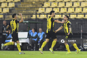 Eric Remedi, de Peñarol. Copa Conmebol Libertadores. Estadio Campeón del Siglo.