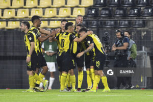 Eric Remedi, de Peñarol. Copa Conmebol Libertadores. Estadio Campeón del Siglo.