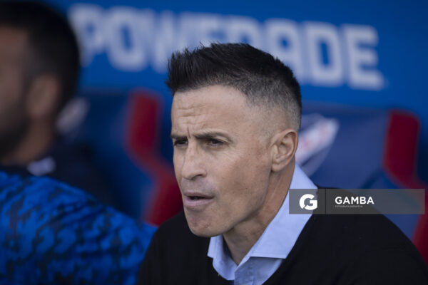 Pablo Peirano, director técnico de Nacional. Torneo Apertura. Estadio Gran Parque Central.