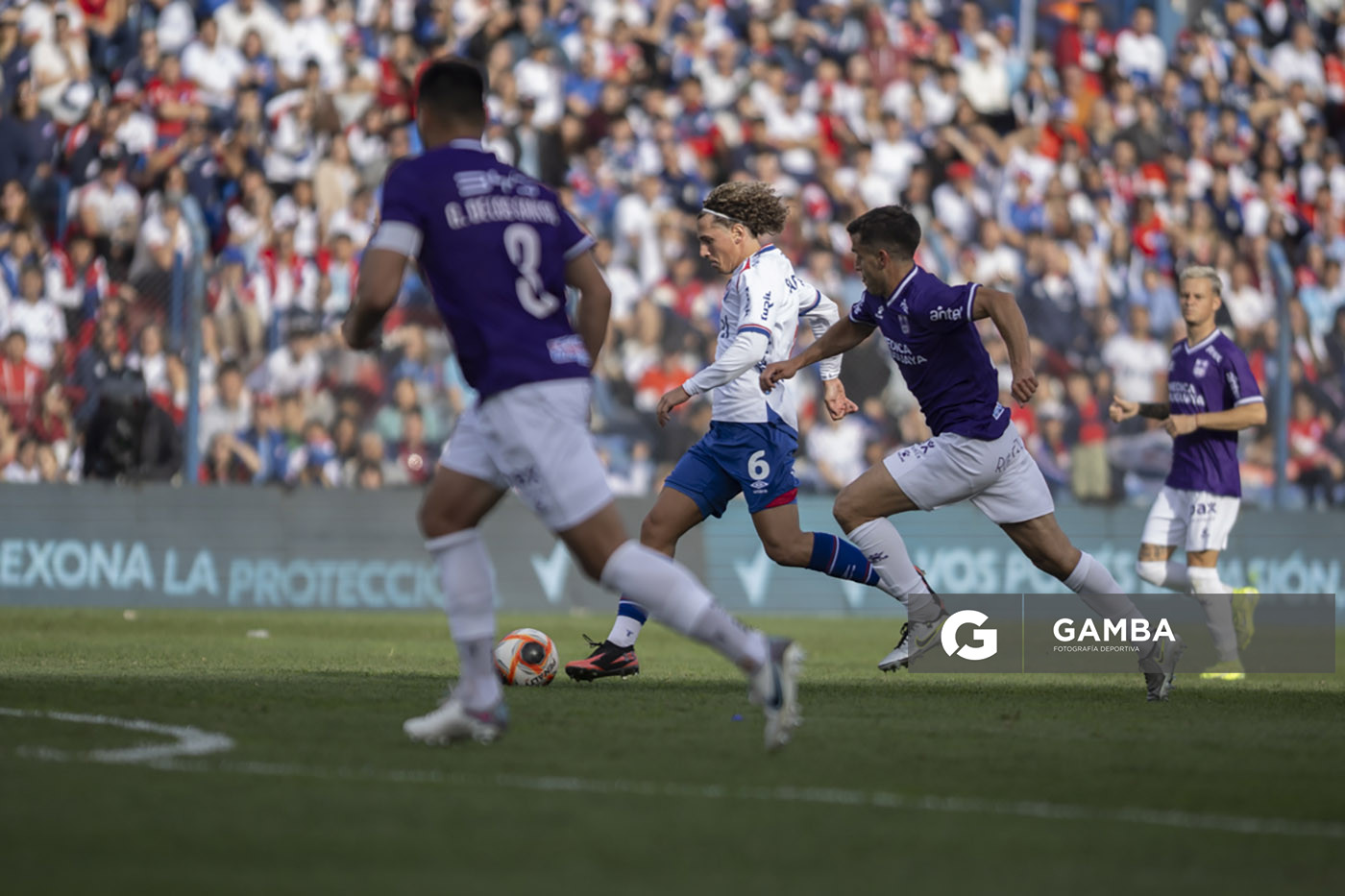 Luciano Boggio, de Nacional. Torneo Apertura. Estadio Gran Parque Central.