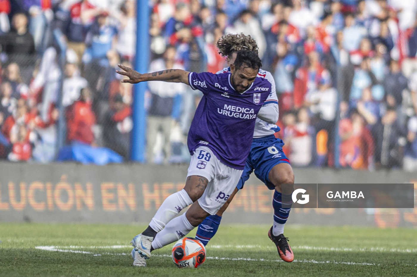 Walter Montoya, de Defensor Sporting. Torneo Apertura. Estadio Gran Parque Central.
