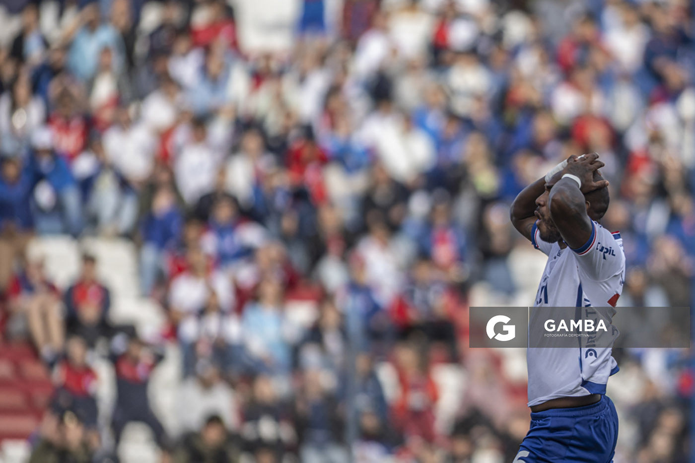 Diego Herazo, de Nacional. Torneo Apertura. Estadio Gran Parque Central.