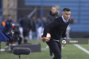 Pablo Peirano, director técnico de Nacional. Torneo Apertura. Estadio Gran Parque Central.
