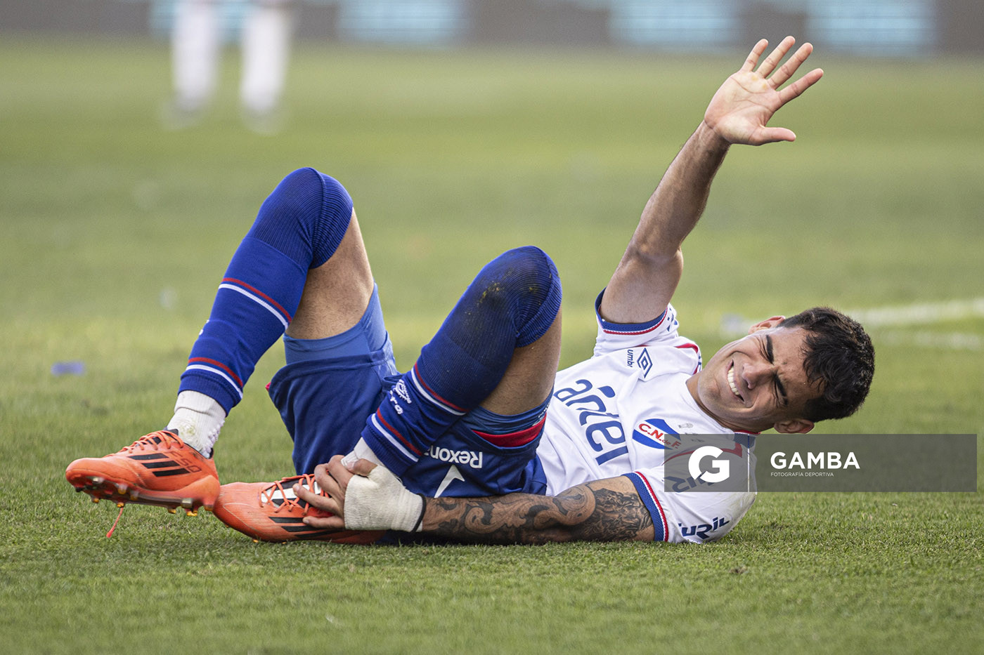Lucas Villalba, de Nacional. Torneo Apertura. Estadio Gran Parque Central.