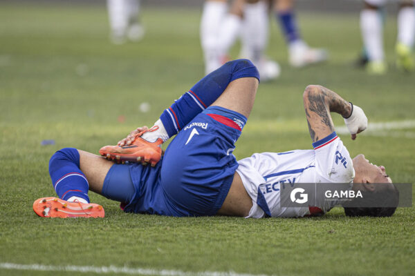 Lucas Villalba, de Nacional. Torneo Apertura. Estadio Gran Parque Central.