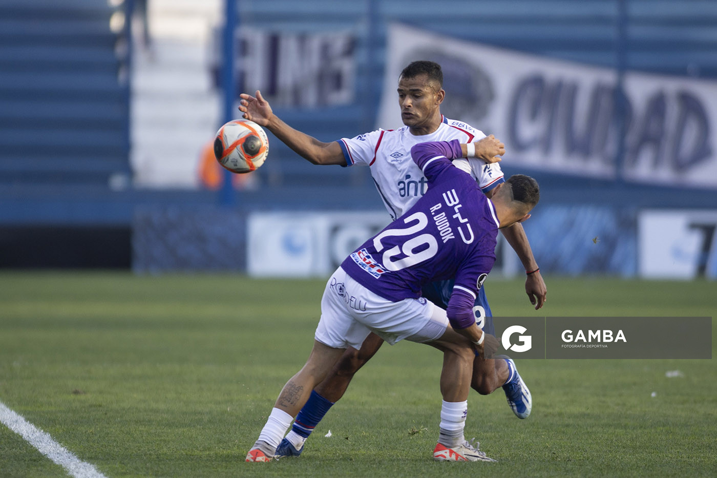 Lucas Morales, de Nacional. Torneo Apertura. Estadio Gran Parque Central.