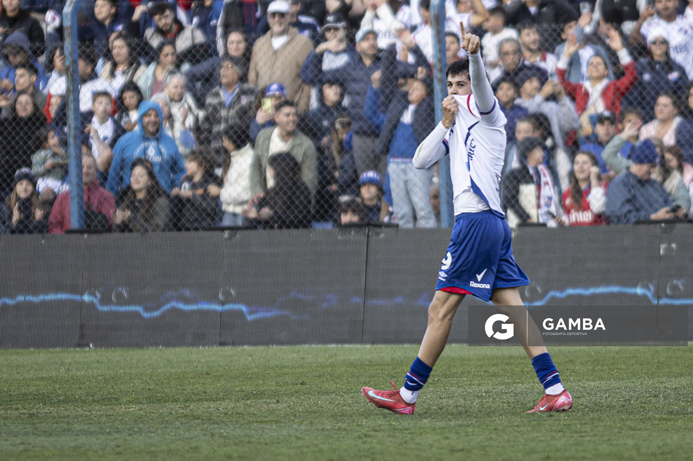 Gonzalo Petit, de Nacional. Torneo Apertura. Estadio Gran Parque Central.