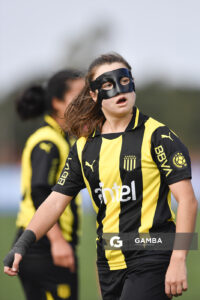 Carla Larrosa, de Peñarol. Campeonato Uruguayo de Fútbol Femenino. Complejo Rentistas.