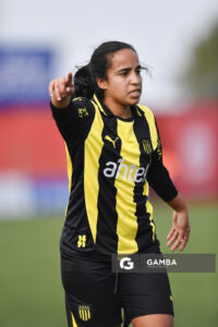 Sasha Larrea, de Peñarol. Campeonato Uruguayo de Fútbol Femenino. Complejo Rentistas.