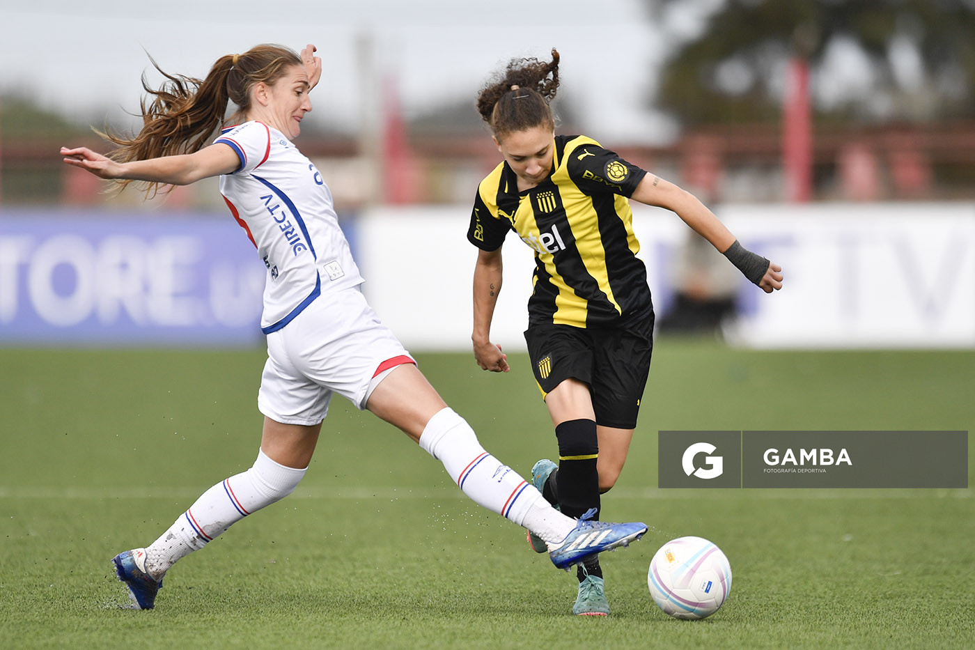 Micaela Domínguez, de Peñarol. Campeonato Uruguayo de Fútbol Femenino. Complejo Rentistas.